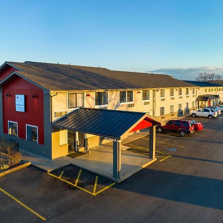 Hilltop Inn & Suites Grove Екстер'єр фото