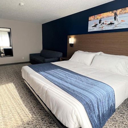 Hilltop Inn & Suites Grove Екстер'єр фото