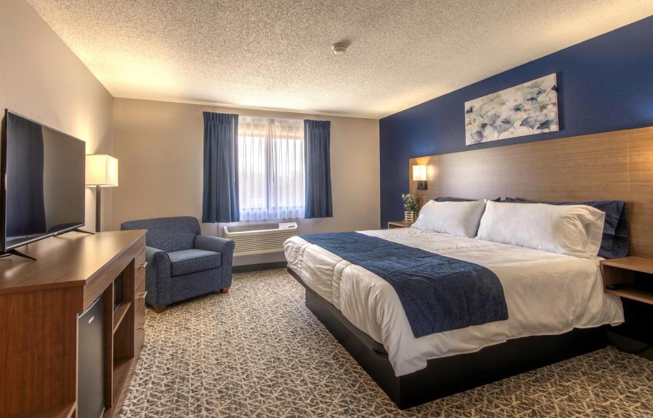 Hilltop Inn & Suites Grove Екстер'єр фото