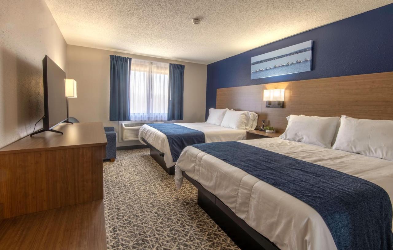 Hilltop Inn & Suites Grove Екстер'єр фото