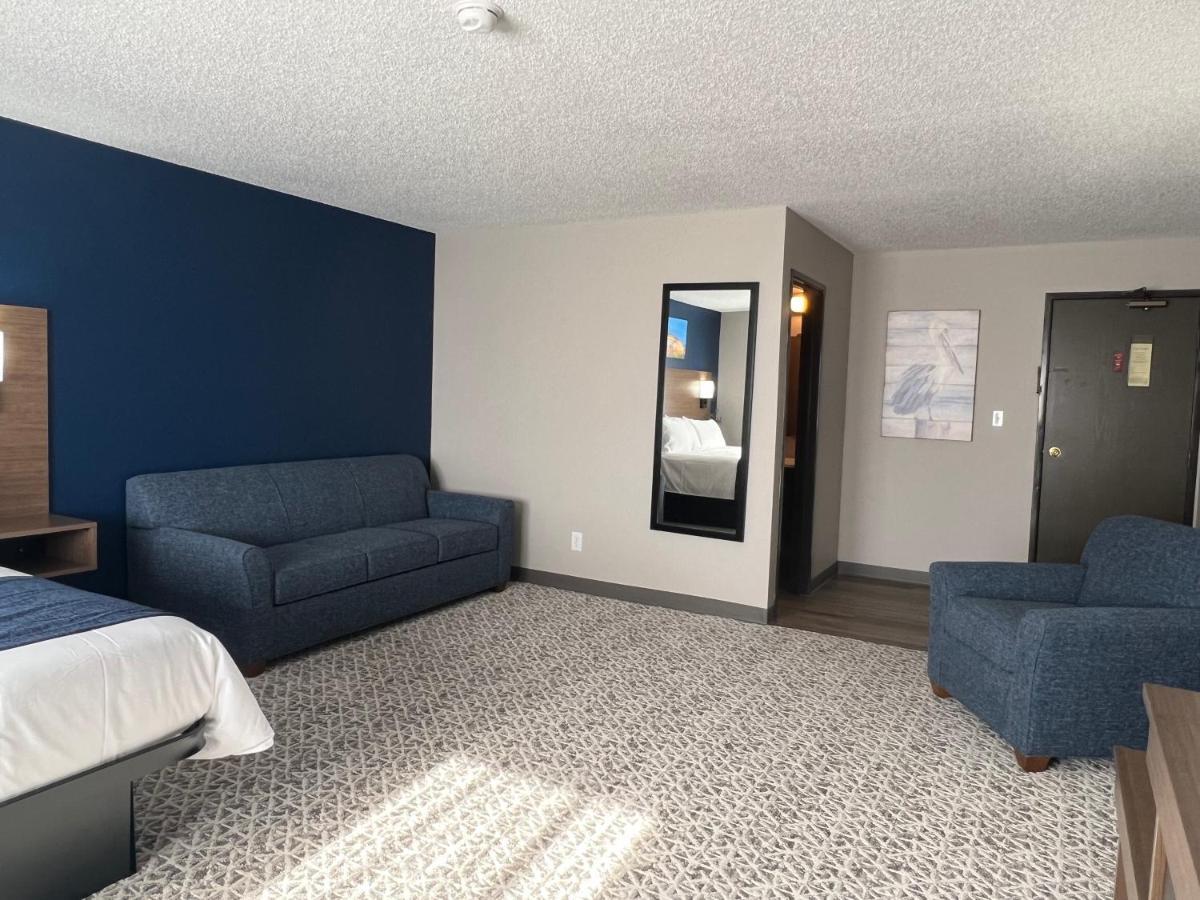 Hilltop Inn & Suites Grove Екстер'єр фото