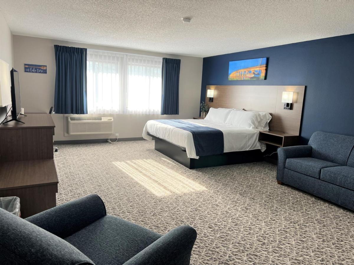 Hilltop Inn & Suites Grove Екстер'єр фото